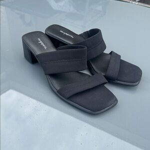 Easy Spirit slip on sandals. Size 9.5 EUC black fabric